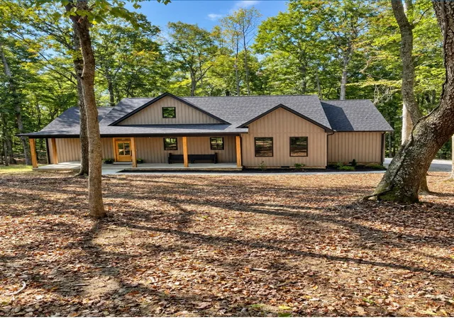 Photo 3 of Single family home for sale at 1220 Breeden Rd, Charlotte, TN 37036 | MLS# 3596325 | Listing updated on 2026-09-22