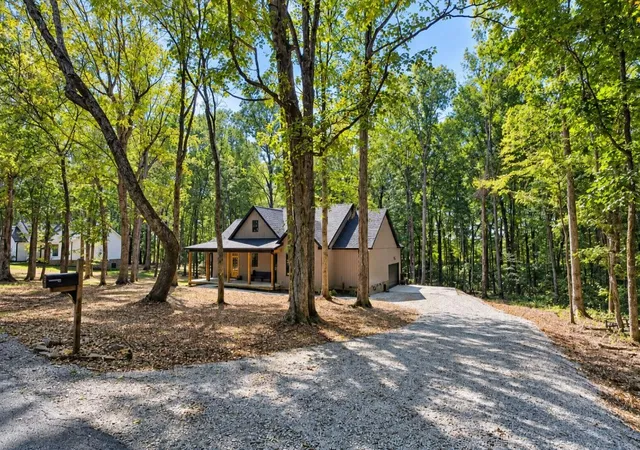 Photo 4 of Single family home for sale at 1220 Breeden Rd, Charlotte, TN 37036 | MLS# 3596325 | Listing updated on 2026-09-22