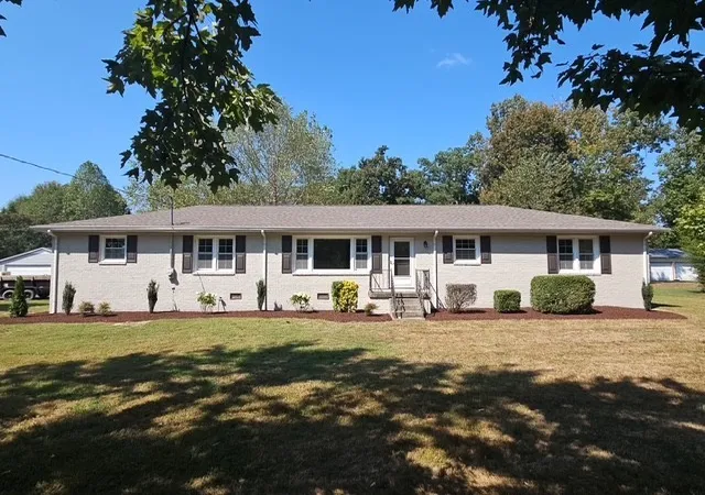 Single family home for sale at 342 Oakwood Ln, Tullahoma, TN 37388 | MLS# 3596133