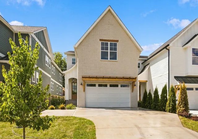 Photo 2 of Single family home for sale at 425a American Rd, Nashville, TN 37209 | MLS# 3594079 | Listing updated on 2026-09-26