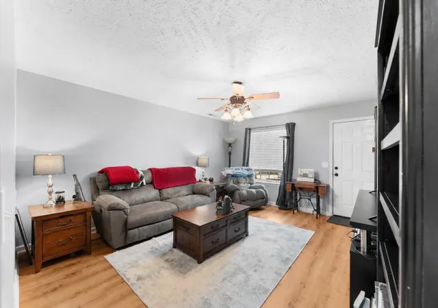 Listing Photo 5 - Condo for sale in building located at 465 Warrior Dr, Murfreesboro, TN 37128 - Unit #10