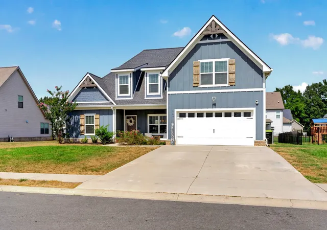 Photo 2 of Single family home for sale at 569 Bowden Dr, Clarksville, TN 37043 | MLS# 3594136 | Listing updated on 2026-09-18