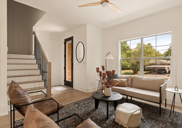 Photo 4 of Single family home for sale at 2809 Cooper Ln, Nashville, TN 37216 | MLS# 3596374 | Listing updated on 2026-09-21