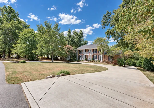 Photo 2 of Single family home for sale at 201 Long Valley Rd, Brentwood, TN 37027 | MLS# 3594162 | Listing updated on 2026-10-04