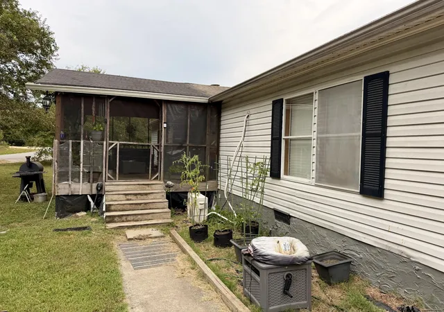 Photo 1 of Manufactured home for sale at 689 Schmitt Rd, Rossville, GA 30741 | MLS# 3594168 | Listing updated on 2026-09-18
