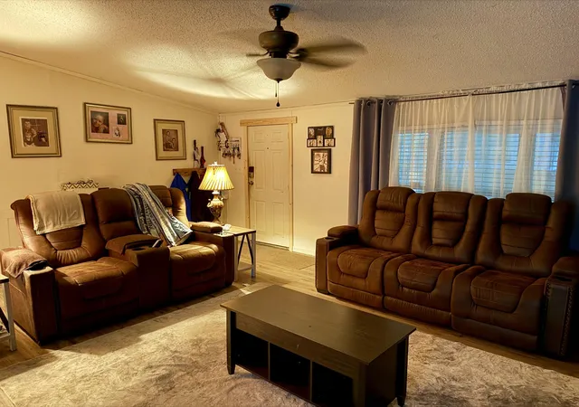 Photo 4 of Manufactured home for sale at 689 Schmitt Rd, Rossville, GA 30741 | MLS# 3594168 | Listing updated on 2026-09-18