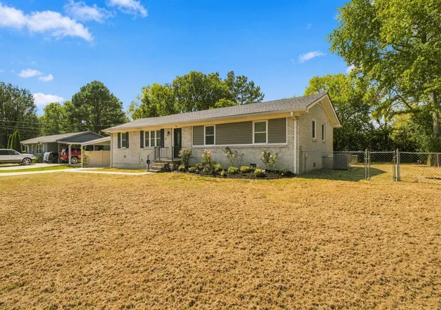 Photo 2 of Single family home for sale at 105 Elk Ave, Smyrna, TN 37167 | MLS# 3596423 | Listing updated on 2026-09-29
