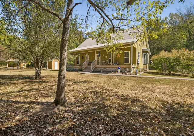 Photo 1 of Single family home for sale at 1421 Milltown Rd, Lewisburg, TN 37091 | MLS# 3610244 | Listing updated on 2026-10-07