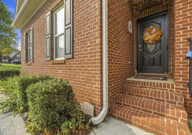 Photo 2 of Single family home for sale at 1745 Bonnie Roach Ln, Knoxville, TN 37922 | MLS# 3594205 | Listing updated on 2026-09-23