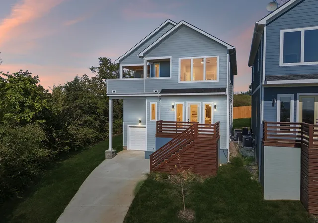 Single family home for sale at 2109c W Summitt Ave, Nashville, TN 37218 | MLS# 3594219