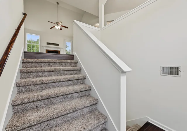 Photo 4 of Single family home for sale at 1361 Mutual Dr, Clarksville, TN 37042 | MLS# 3598584 | Listing updated on 2026-09-24