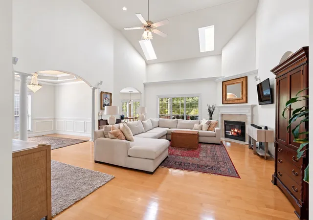 Photo 1 of Single family home for sale at 805 Huntwood Pl, Nashville, TN 37221 | MLS# 3610264 | Listing updated on 2026-10-28
