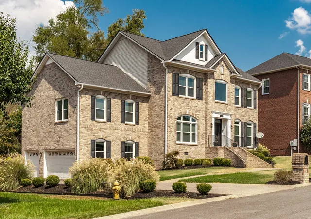 Photo 1 of Single family home for sale at 102 Fairlake Ct, Hendersonville, TN 37075 | MLS# 3596241 | Listing updated on 2026-09-23