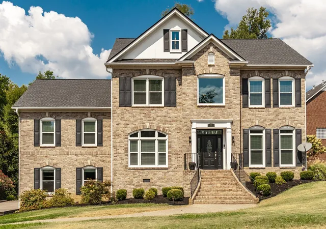Photo 2 of Single family home for sale at 102 Fairlake Ct, Hendersonville, TN 37075 | MLS# 3596241 | Listing updated on 2026-09-23