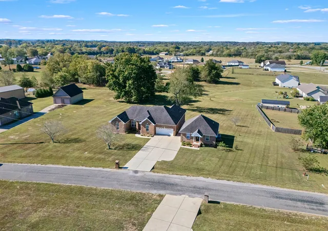 Photo 2 of Single family home for sale at 1507 Lindsey Ln, Chapel Hill, TN 37034 | MLS# 3603068 | Listing updated on 2026-10-09