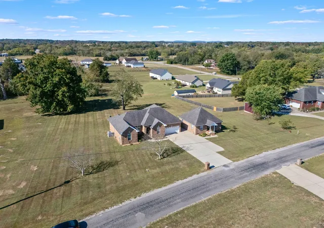 Photo 3 of Single family home for sale at 1507 Lindsey Ln, Chapel Hill, TN 37034 | MLS# 3603068 | Listing updated on 2026-10-09