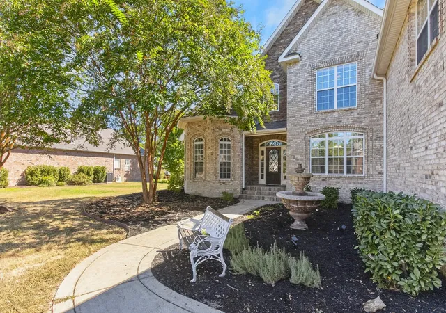 Photo 2 of Single family home for sale at 677 Starpoint Dr, Gallatin, TN 37066 | MLS# 3603190 | Listing updated on 2026-10-08