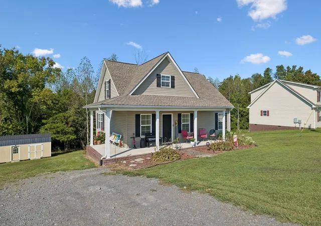 Photo 2 of Single family home for sale at 828 Kirbytown Rd, Lafayette, TN 37083 | MLS# 3596387 | Listing updated on 2026-09-22
