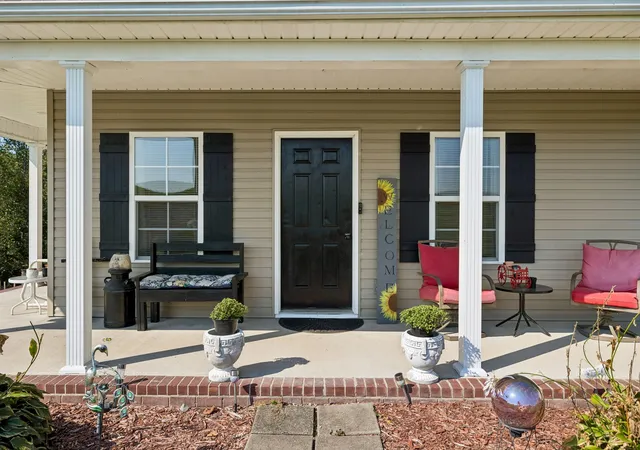 Photo 3 of Single family home for sale at 828 Kirbytown Rd, Lafayette, TN 37083 | MLS# 3596387 | Listing updated on 2026-09-22