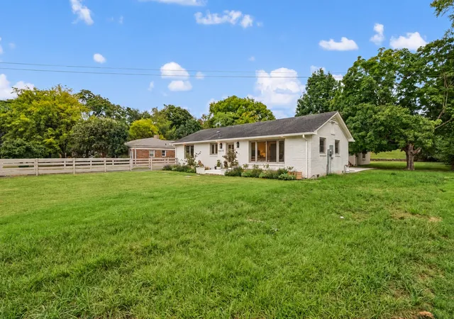 Photo 2 of Single family home for sale at 1411 Cannon St, Franklin, TN 37064 | MLS# 3594471 | Listing updated on 2026-09-25