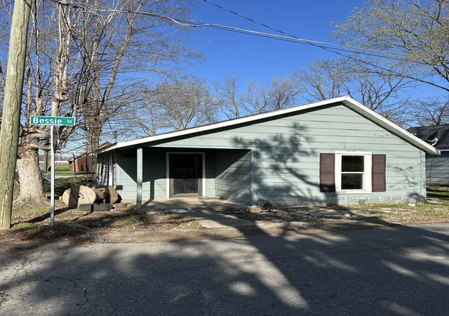 Photo 3 of Single family home for sale at 2083 Bessie St, Springfield, TN 37172 | MLS# 3596971 | Listing updated on 2026-09-21