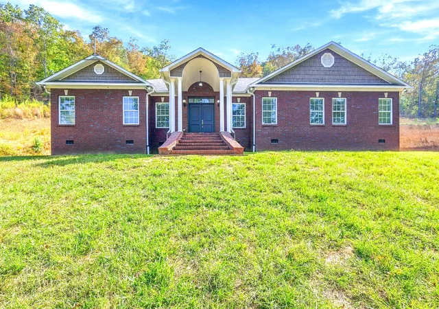 Photo 3 of Sale Pending at 545 Longbranch Rd, Hohenwald, TN 38462 | MLS# 3598472 | Listing updated on 2026-10-09
