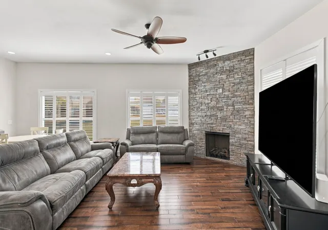 Photo 3 of Single family home for sale at 1208 Wiltshire Ct, Columbia, TN 38401 | MLS# 3597320 | Listing updated on 2026-09-21