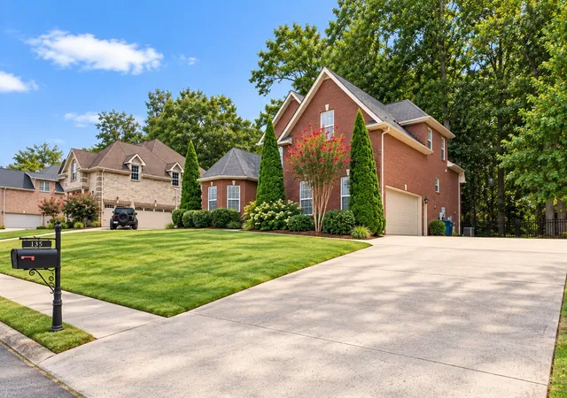 Photo 1 of Single family home for sale at 135 Ridgebend Dr, Murfreesboro, TN 37128 | MLS# 3604095 | Listing updated on 2026-10-11
