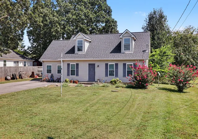 Photo 3 of Single family home for sale at 242 Antler Dr, Murfreesboro, TN 37130 | MLS# 3598978 | Listing updated on 2026-09-25