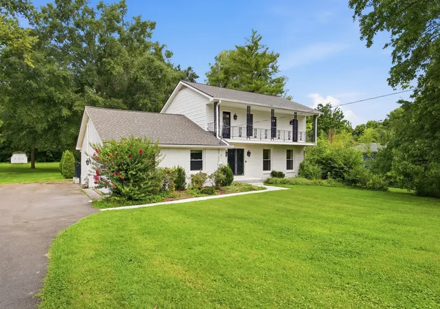Single family home for sale at 1303 General Mcarthur Dr, Brentwood, TN 37027 | MLS# 3596229