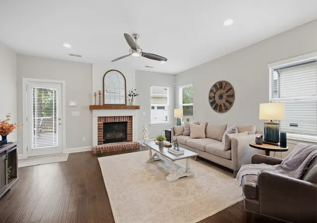 Photo 4 of Single family home for sale at 1043 Nolencrest Way, Franklin, TN 37067 | MLS# 3598719 | Listing updated on 2026-09-26