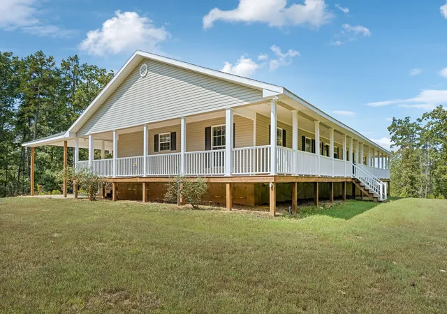 Photo 2 of Single family home for sale at 180 Indian Crk Rd, Hohenwald, TN 38462 | MLS# 3596131 | Listing updated on 2026-09-30