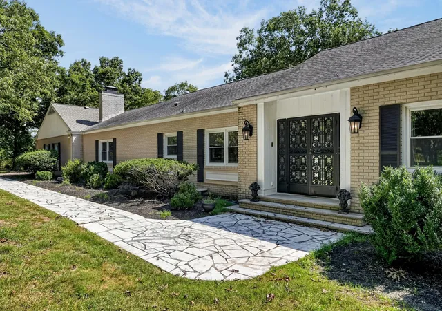 Photo 1 of Single family home for sale at 1110 Peavine Rd, Crossville, TN 38571 | MLS# 3603989 | Listing updated on 2026-10-01