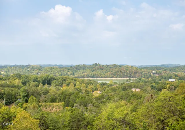 Photo 3 of Single family home for sale at 934 Buck Way, Sevierville, TN 37876 | MLS# 3594420 | Listing updated on 2026-10-07