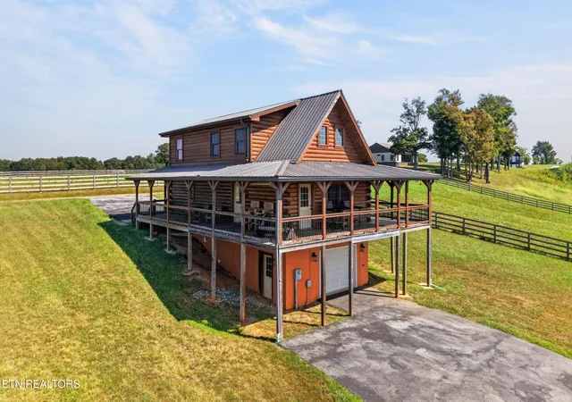 Photo 3 of Single family home for sale at 121 Bluegill Rd, Hilham, TN 38568 | MLS# 3594469 | Listing updated on 2026-10-05