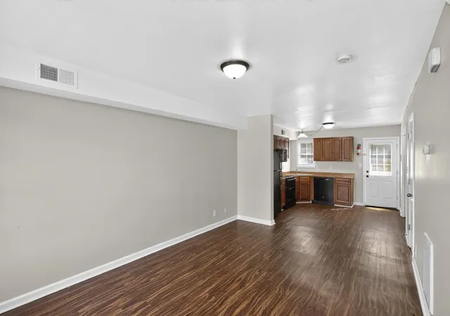 Listing Photo 4 - Condo for sale in building located at 792 Cherrybark Ln, Clarksville, TN 37040