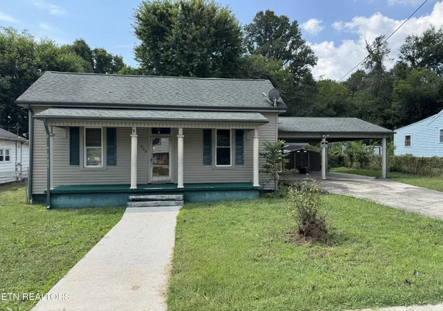 Photo 2 of Single family home for sale at 409 W Wheeler St, Rockwood, TN 37854 | MLS# 3594490 | Listing updated on 2026-09-28