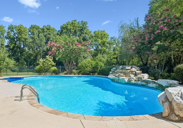 Photo 3 of Mansion for sale at 9510 Eldwick Dr, Brentwood, TN 37027 | MLS# 3596121 | Listing updated on 2026-10-02