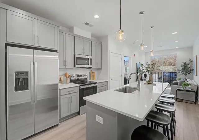 Listing Photo 1 - Condo for sale in building located at 505 Community Ct, Nashville, TN 37209 - Unit #303