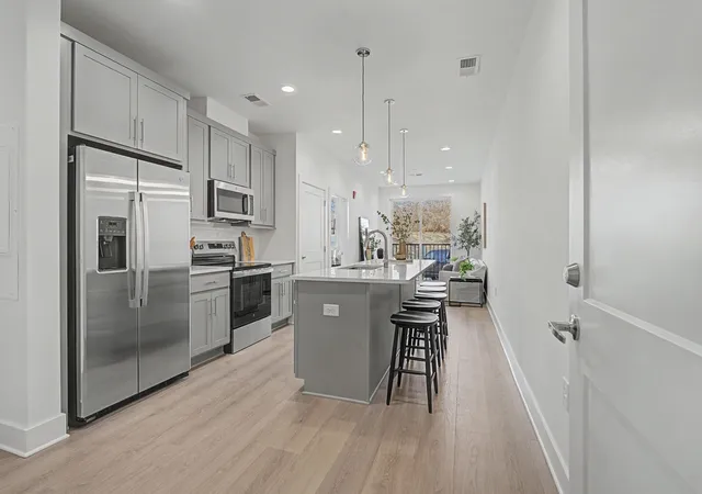 Listing Photo 4 - Condo for sale in building located at 505 Community Ct, Nashville, TN 37209 - Unit #303
