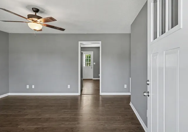 Photo 2 of Single family home for sale at 2650 Cummings Cir, Clarksville, TN 37042 | MLS# 3594531 | Listing updated on 2026-10-27