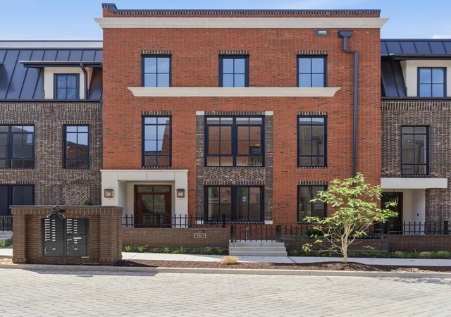 Photo 3 of Townhouse for sale at 408b Hume St, Nashville, TN 37208 | MLS# 3597063 | Listing updated on 2026-09-23