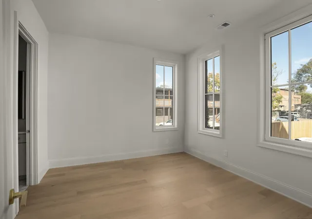 Photo 4 of Townhouse for sale at 408b Hume St, Nashville, TN 37208 | MLS# 3597063 | Listing updated on 2026-10-03