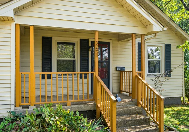 Photo 2 of Single family home for sale at 261 E Eastland St, Gallatin, TN 37066 | MLS# 3594536 | Listing updated on 2026-10-07