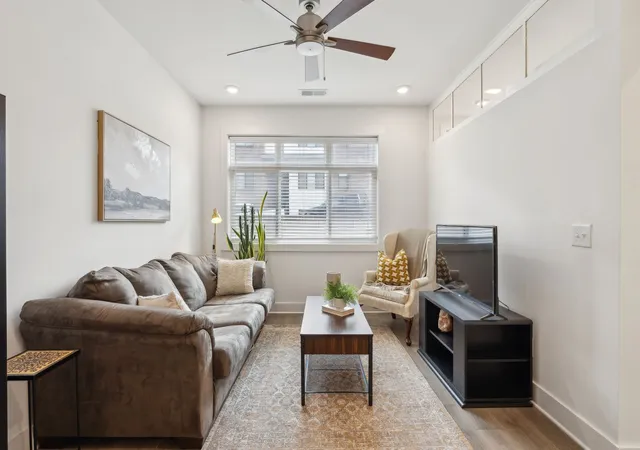 Listing Photo 4 - Condo for sale in building located at 1609 Marshall Holw Dr, Nashville, TN 37203 - Unit #104