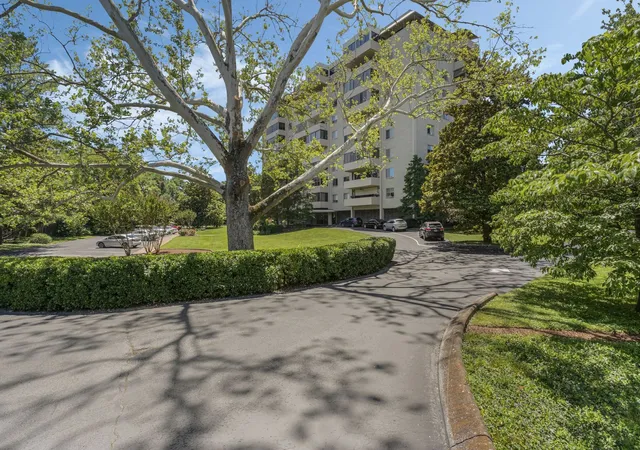 Photo 1 of Condo for sale at 105 Leake Ave #25, Nashville, TN 37205 | MLS# 3597333 | Listing updated on 2026-10-26