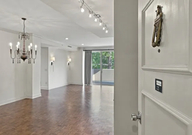Photo 1 of Condo for sale at 105 Leake Ave #25, Nashville, TN 37205 | MLS# 3597333 | Listing updated on 2026-10-26