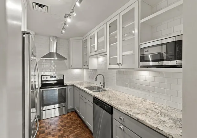 Photo 4 of Condo for sale at 105 Leake Ave #25, Nashville, TN 37205 | MLS# 3597333 | Listing updated on 2026-10-26