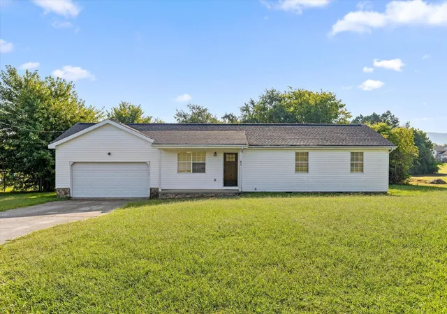 Photo 1 of Single family home for sale at 38 Davis Rd, Ringgold, GA 30736 | MLS# 3594543 | Listing updated on 2026-10-02