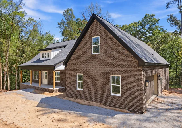 Photo 2 of Single family home for sale at 12750 Emerald Bay Dr, Soddy Daisy, TN 37379 | MLS# 3594550 | Listing updated on 2026-09-23